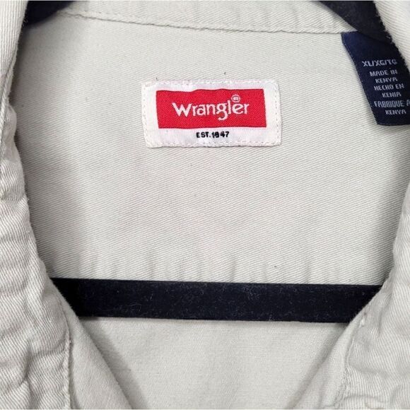 Wrangler Khaki Button Down Shirt - Picture 3 of 4